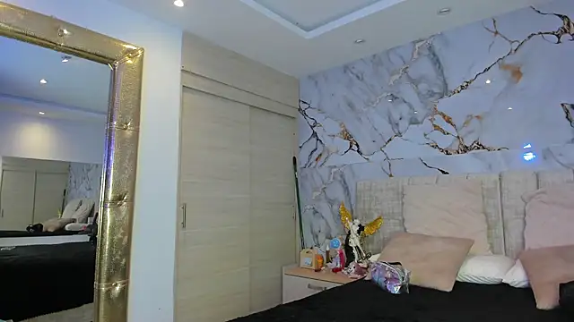 kiana cream online show from January 12, 2026, 12:01 pm