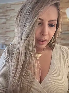  Abril-Office1 online show from October 6, 2025, 5:57 pm