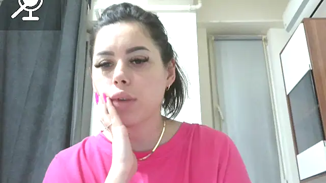 LovelyJulliette online show from March 10, 2026, 6:01 pm