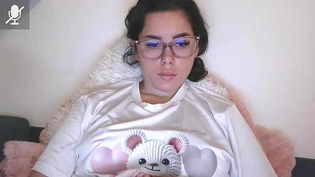 LovelyJulliette online show from November 7, 2025, 10:31 am