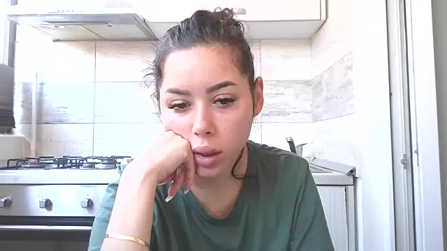 LovelyJulliette online show from November 2, 2025, 9:25 am