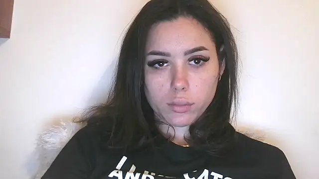 LovelyJulliette online show from January 13, 2026, 3:49 pm