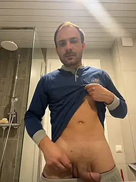 Snapshot of Adventurehotman chatting on February 9, 2026, 12:52 am Adventurehotman online show from February 9, 2026, 12:52 am