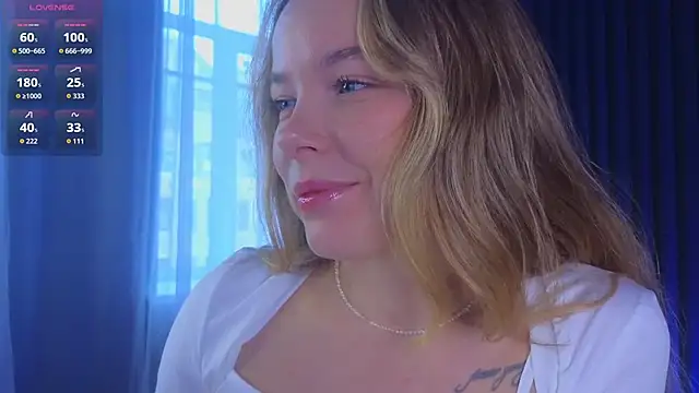 Snapshot of milly_shy chatting on October 28, 2025, 6:45 am milly shy online show from October 28, 2025, 6:45 am