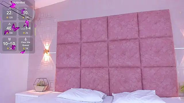 LiaVelez online show from February 17, 2026, 1:52 pm