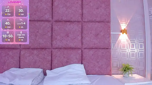 LiaVelez online show from February 22, 2026, 8:32 pm