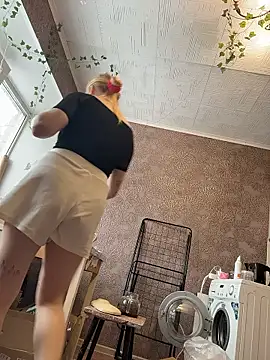 AmmyHot online show from January 9, 2026, 5:03 am