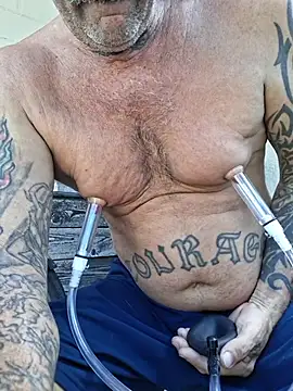 Hotbodyscottie online show from May 25, 2026, 2:05 pm