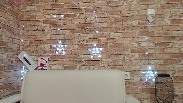 Amelia Kiss  online show from February 3, 2026, 1:05 am