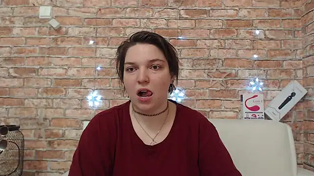 Amelia Kiss  online show from April 23, 2026, 12:39 am