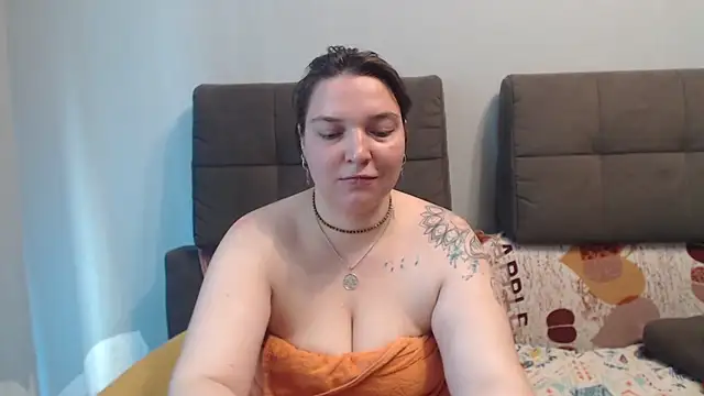 Amelia Kiss  online show from June 17, 2026, 2:11 am