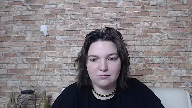 Amelia Kiss  online show from February 21, 2025, 12:38 am