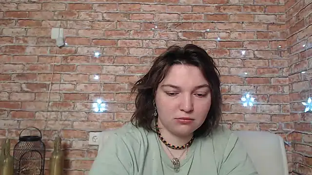 Amelia Kiss  online show from February 27, 2025, 12:57 am