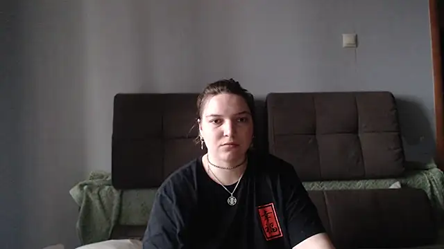 Amelia Kiss  online show from May 7, 2026, 1:10 am