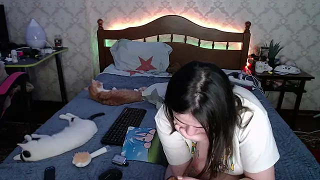 Snapshot of FelvivalKitty chatting on January 5, 2025, 12:09 am FelvivalKitty online show from January 5, 2025, 12:09 am
