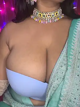 Snapshot of Playful__Princess chatting on January 31, 2025, 11:24 am Playful  Princess online show from January 31, 2025, 11:24 am