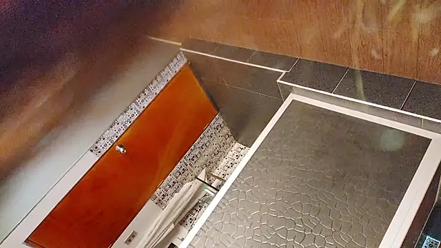 Alaia sam online show from November 7, 2025, 3:27 pm