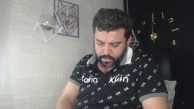 Santi Ruiz2 online show from January 29, 2025, 11:25 pm