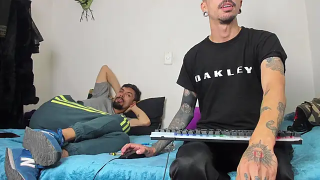 Aaron BigDickxxx online show from April 3, 2026, 6:36 pm