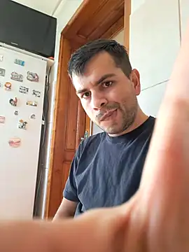 Snapshot of hornny1995 chatting on October 29, 2025, 1:32 pm hornny1995 online show from October 29, 2025, 1:32 pm