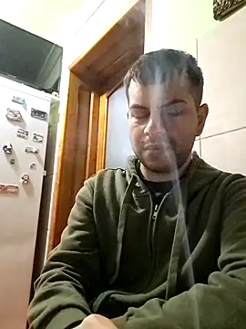 Snapshot of hornny1995 chatting on December 6, 2024, 1:46 am hornny1995 online show from December 6, 2024, 1:46 am