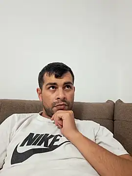 Snapshot of hornny1995 chatting on September 27, 2025, 4:57 pm hornny1995 online show from September 27, 2025, 4:57 pm