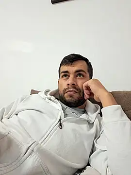 Snapshot of hornny1995 chatting on October 2, 2025, 1:25 pm hornny1995 online show from October 2, 2025, 1:25 pm