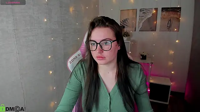 Snapshot of Secret_goddes chatting on September 9, 2025, 1:05 am Secret goddes online show from September 9, 2025, 1:05 am