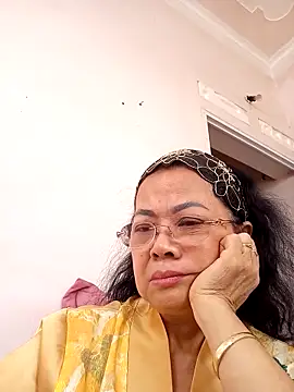 Hotestlove online show from December 18, 2025, 12:16 am