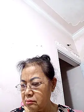 Hotestlove online show from March 4, 2026, 11:45 pm