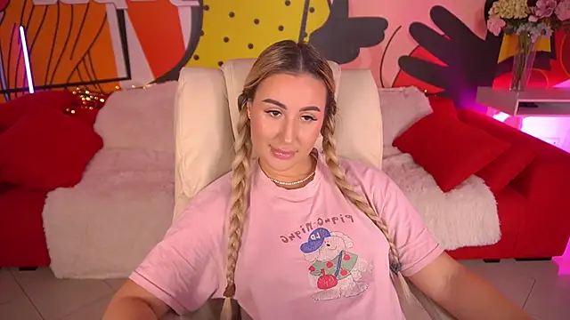 Snapshot of LiaBrazzerr chatting on November 8, 2025, 10:08 am LiaBrazzerr online show from November 8, 2025, 10:08 am