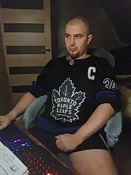 Snapshot of Foxyshaved chatting on November 28, 2025, 3:50 am Foxyshaved online show from November 28, 2025, 3:50 am