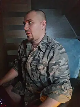 Foxyshaved online show from November 16, 2025, 6:29 am