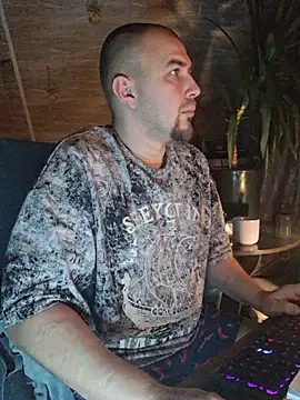 Snapshot of Foxyshaved chatting on November 25, 2025, 4:02 am Foxyshaved online show from November 25, 2025, 4:02 am