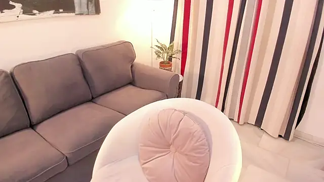 Raychell Black online show from October 19, 2025, 2:31 pm