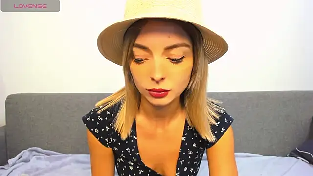  ellen meow  online show from October 20, 2025, 10:10 pm