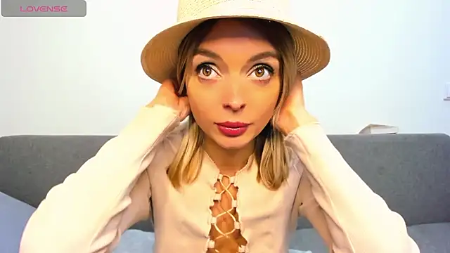  ellen meow  online show from October 31, 2025, 11:33 pm