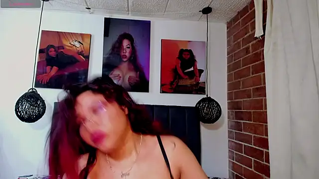 kyliejenner hot online show from November 2, 2025, 1:32 am