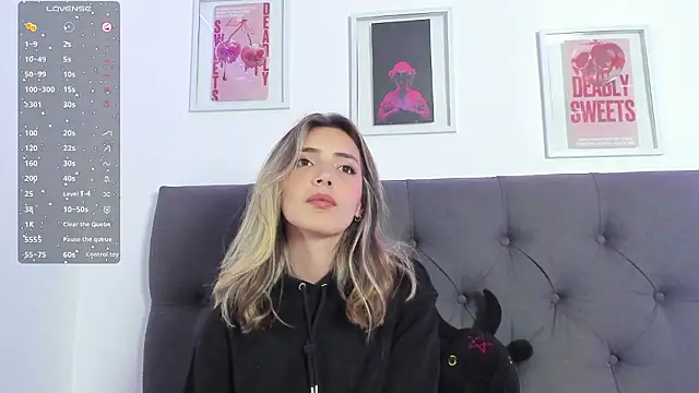 Snapshot of IsadoraGalle_ chatting on February 7, 2026, 8:39 pm IsadoraGalle online show from February 7, 2026, 8:39 pm