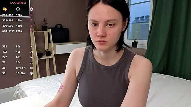 MaryCoopeer online show from November 4, 2025, 5:11 am