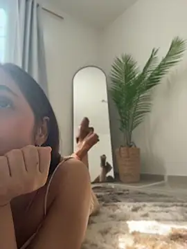 Snapshot of CuteeRose chatting on May 13, 2026, 1:40 pm CuteeRose online show from May 13, 2026, 1:40 pm