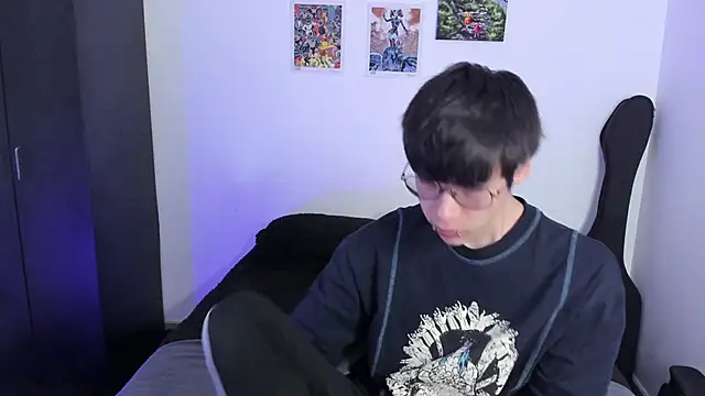 Aventure Twinks online show from October 15, 2025, 6:49 pm