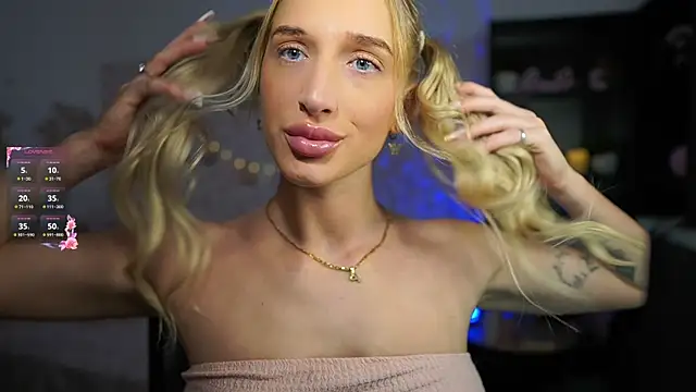 Nicolette  Shea  online show from March 14, 2025, 9:14 am