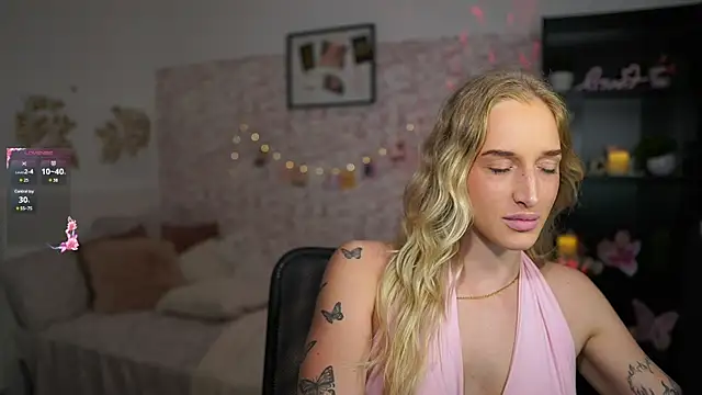 Nicolette  Shea  online show from March 17, 2025, 5:05 pm