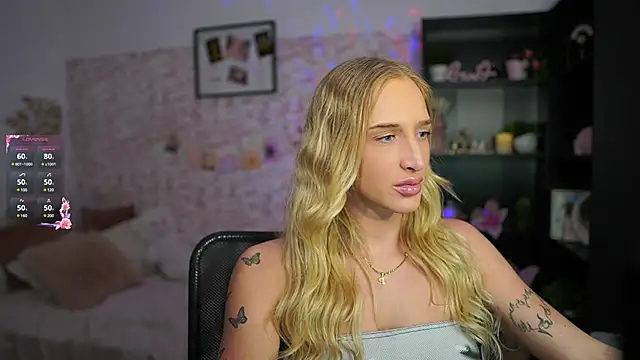 Nicolette  Shea  online show from February 21, 2025, 2:06 pm