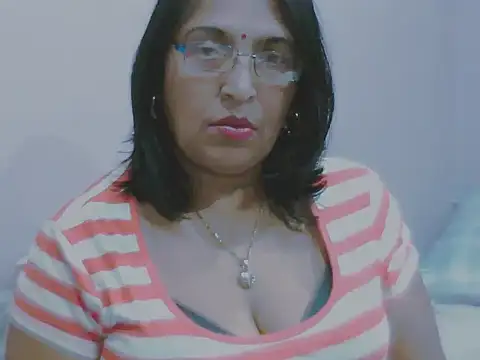sexy69hotmum online show from September 14, 2025, 3:12 pm