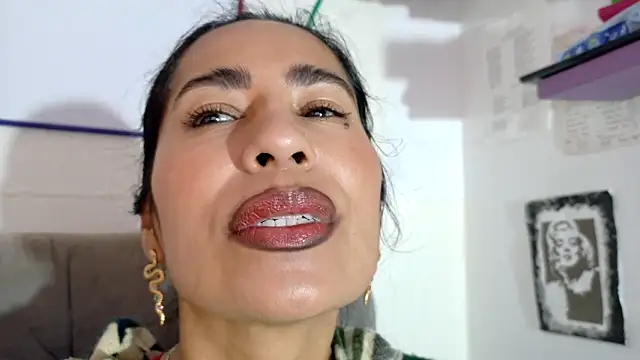 fantasty nylon online show from November 13, 2025, 11:47 am