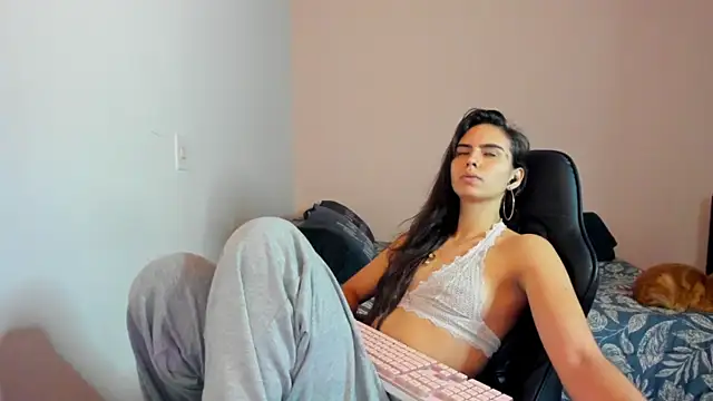 nina pons online show from March 24, 2026, 12:21 am