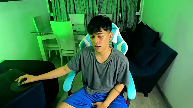 Franco Rizzo  online show from February 3, 2025, 11:26 pm