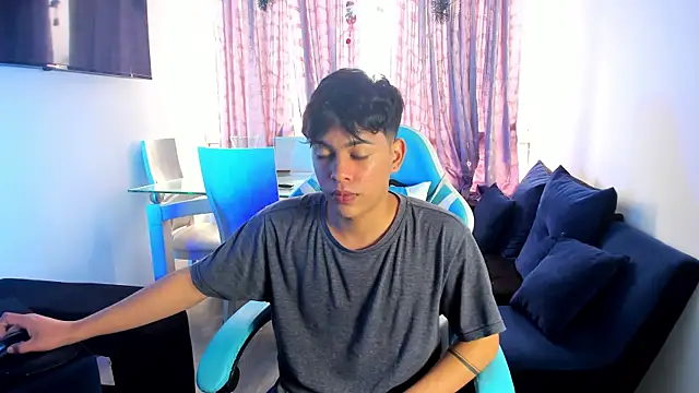 Franco Rizzo  online show from February 3, 2025, 8:24 pm